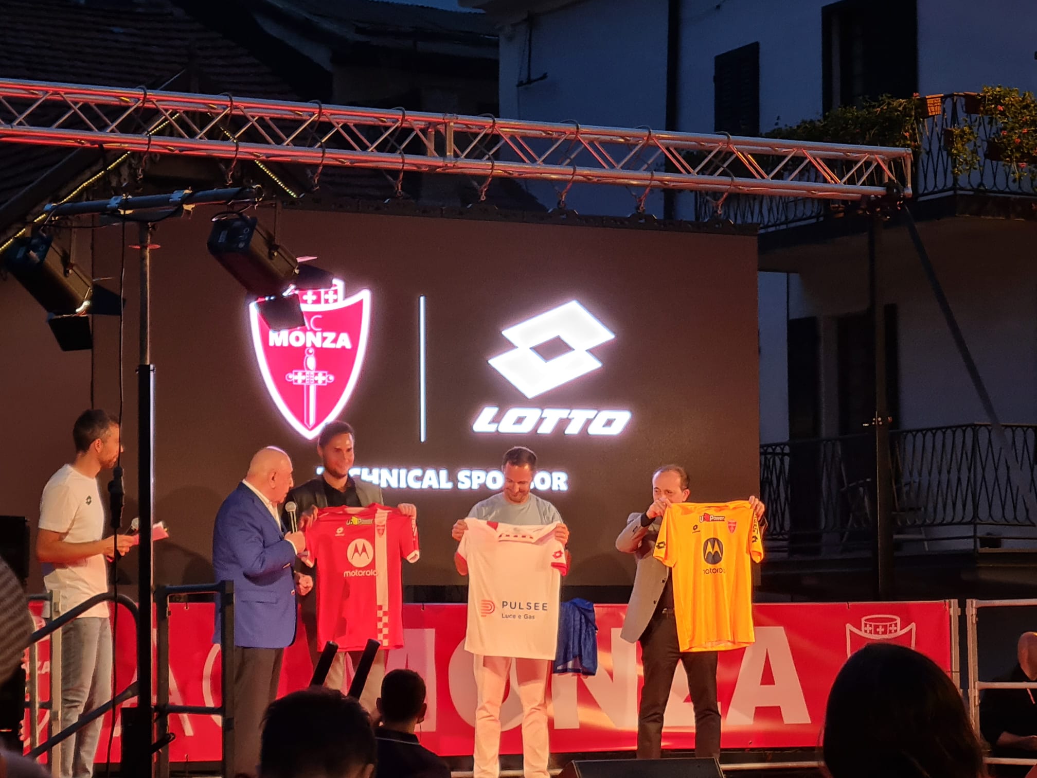 monza presentazione maglie